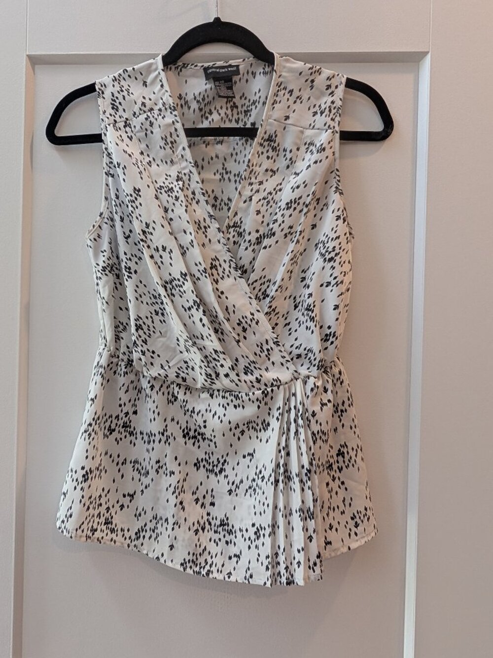 Central Park West Women's Sleeveless Faux-Wrap Peplum Blouse Size XS